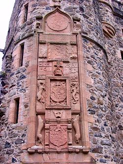 Picture of carvings over the doorway